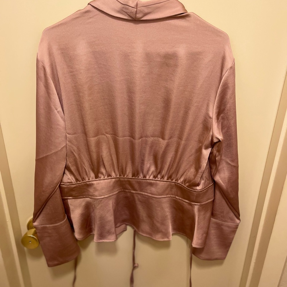 Nice Blouse - Picture 3 of 4